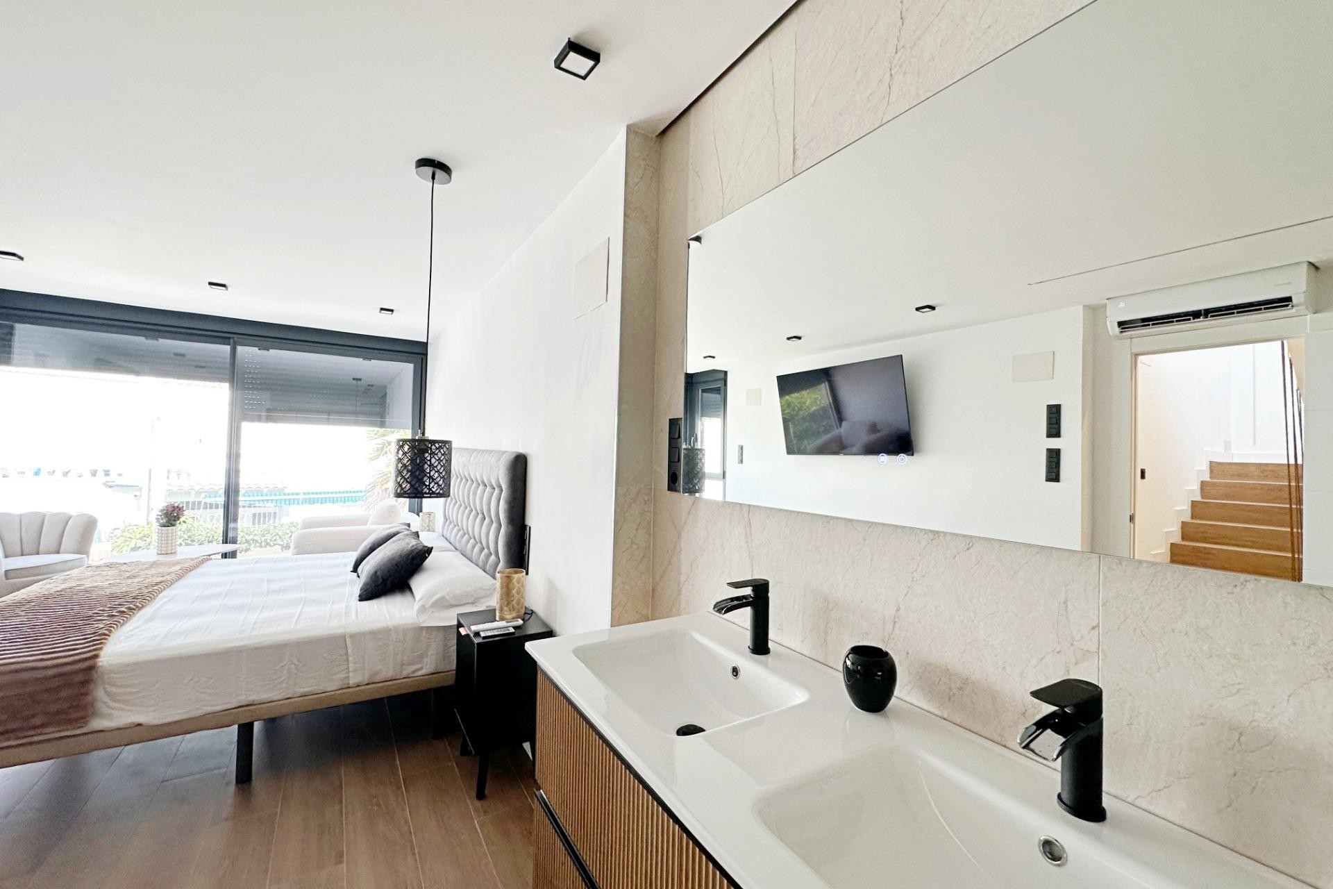 Återförsäljning - Town House -
Torrevieja - Calas Blanca