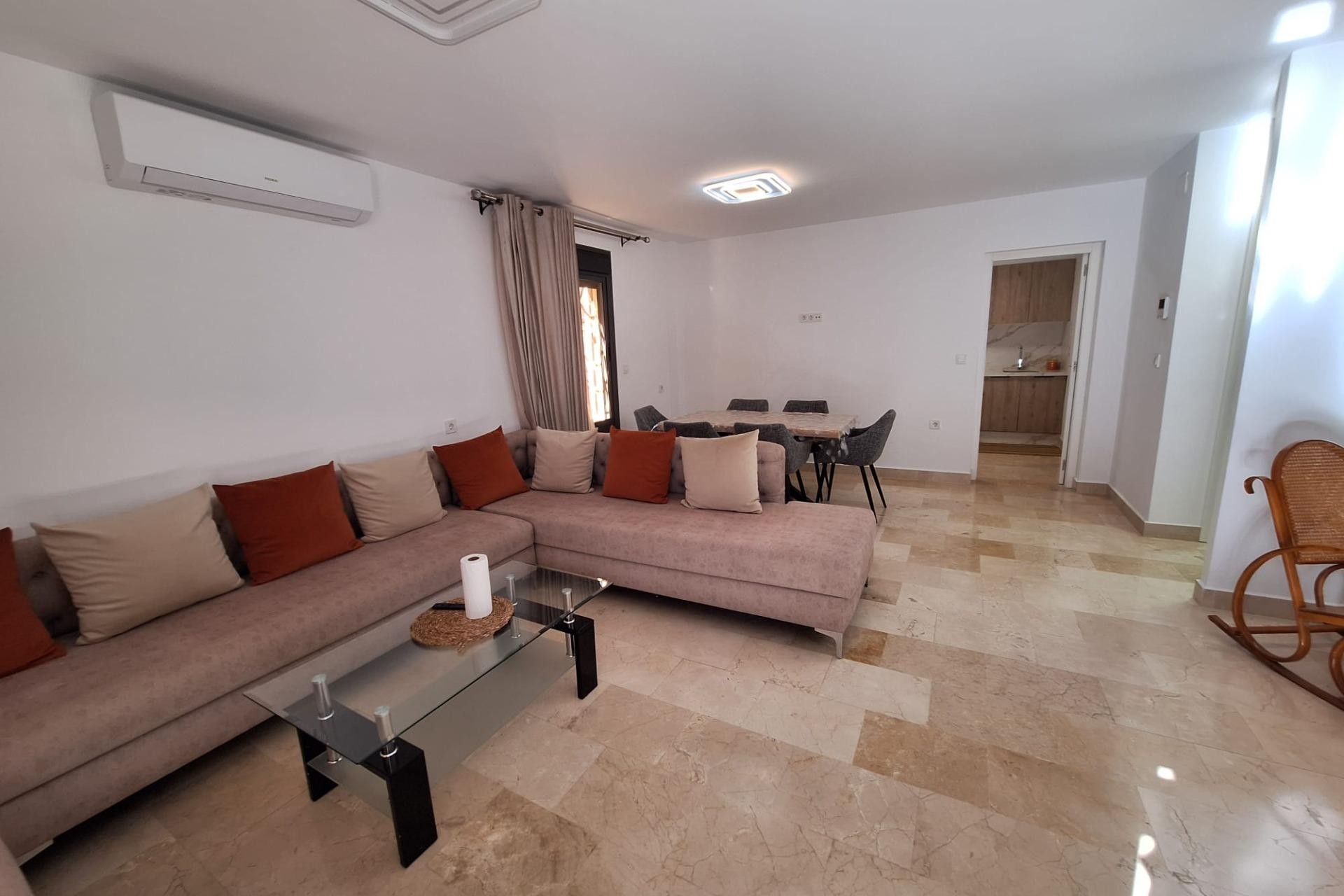 Återförsäljning - Town House -
Torrevieja - Centro