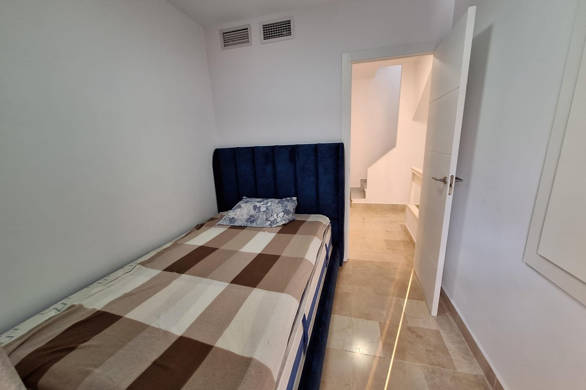 Återförsäljning - Town House -
Torrevieja - Centro