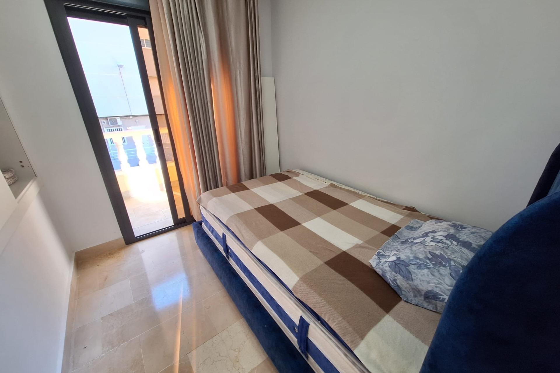 Återförsäljning - Town House -
Torrevieja - Centro