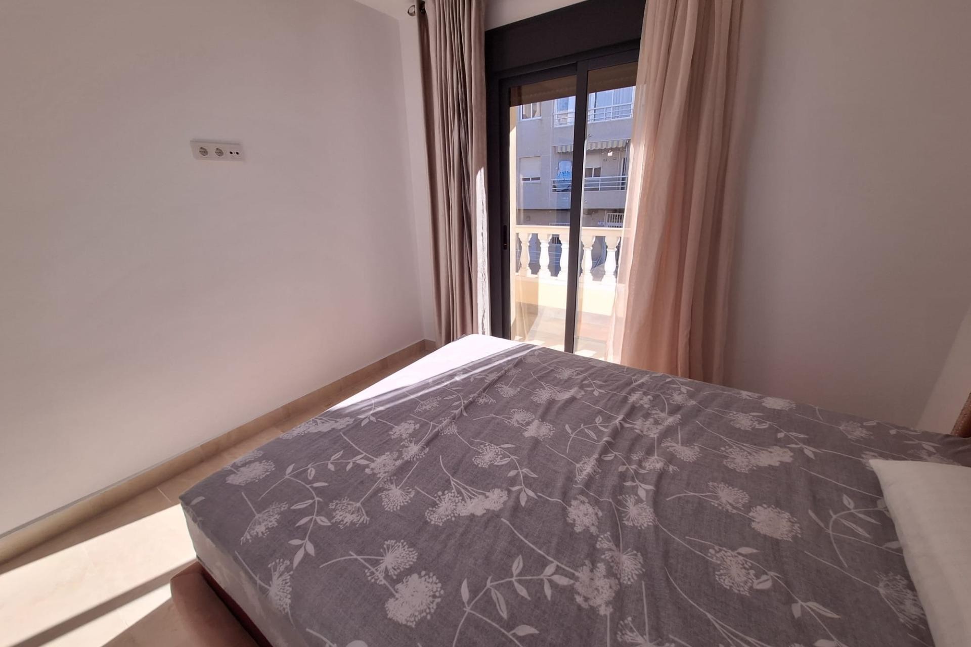 Återförsäljning - Town House -
Torrevieja - Centro