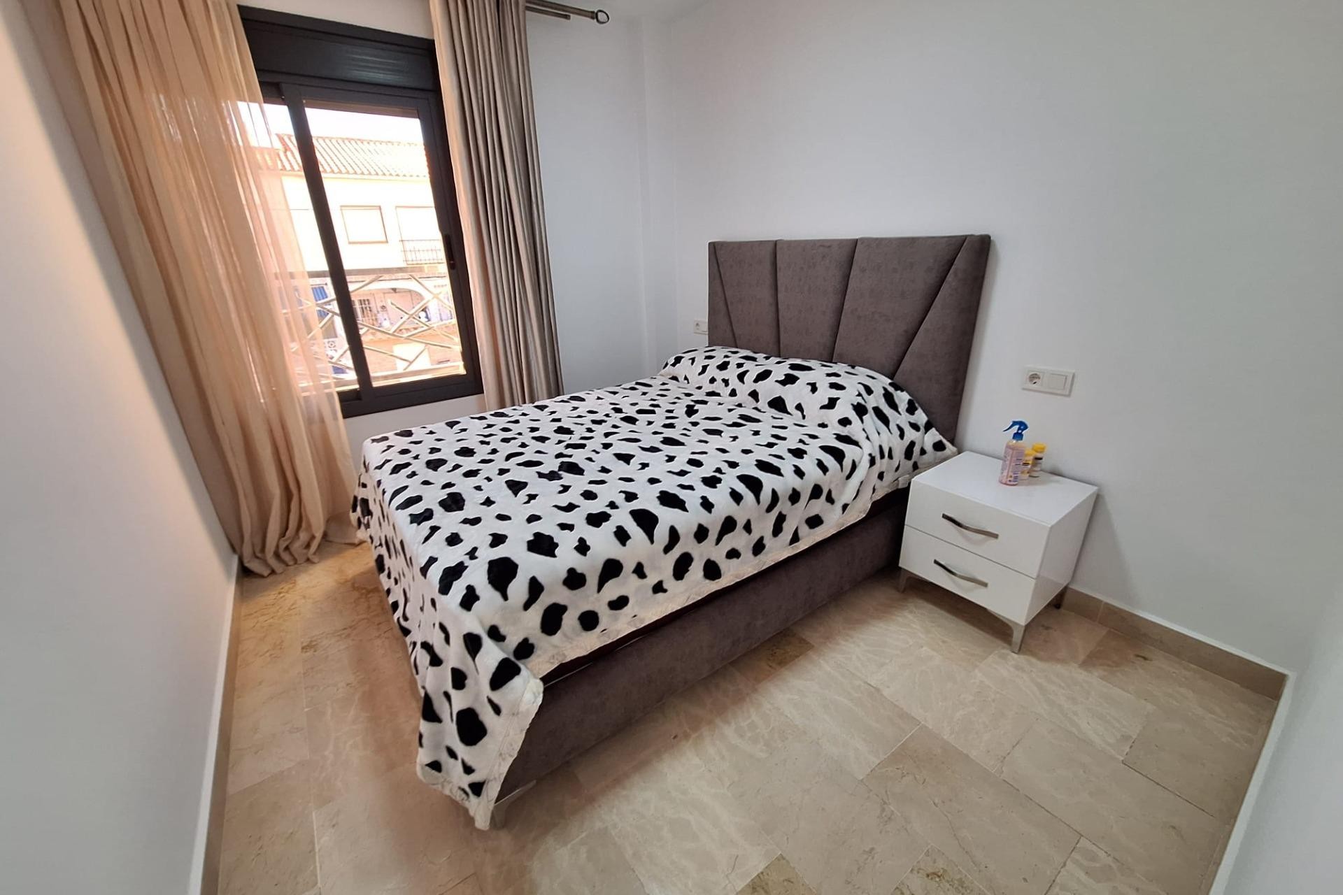 Återförsäljning - Town House -
Torrevieja - Centro