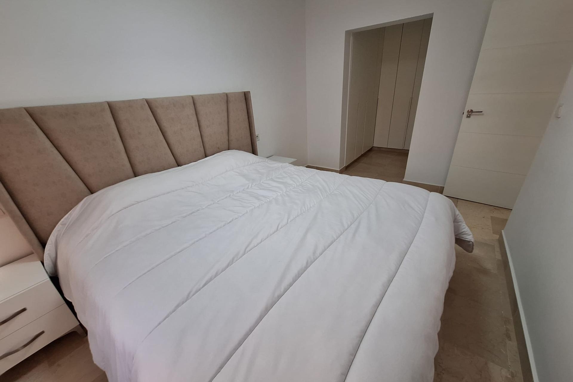 Återförsäljning - Town House -
Torrevieja - Centro