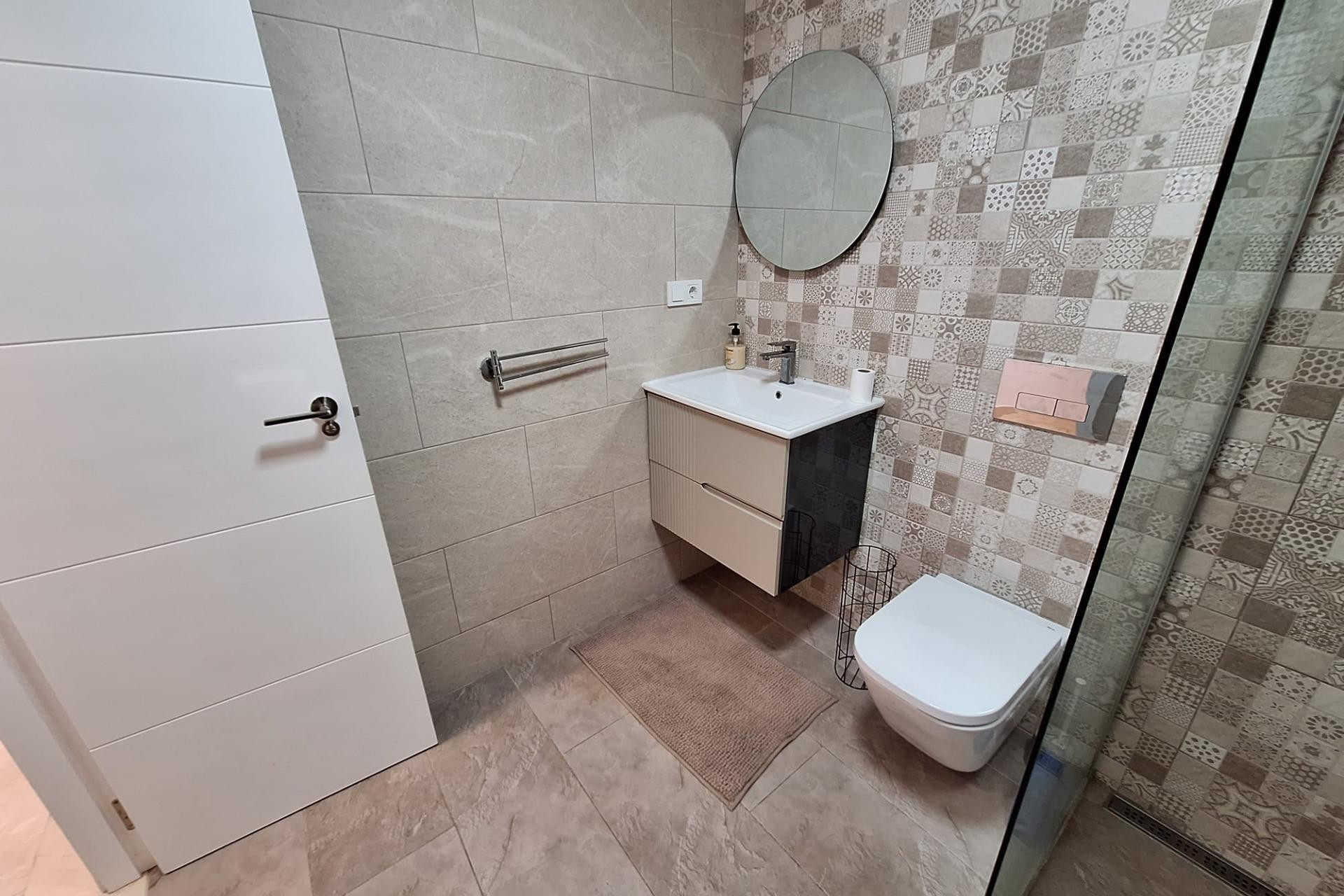 Återförsäljning - Town House -
Torrevieja - Centro