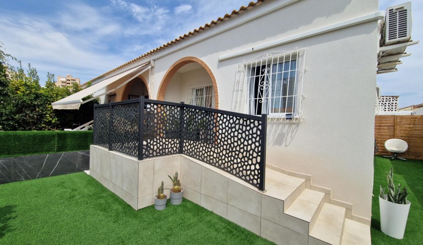 Återförsäljning - Town House -
Torrevieja - Costa Blanca