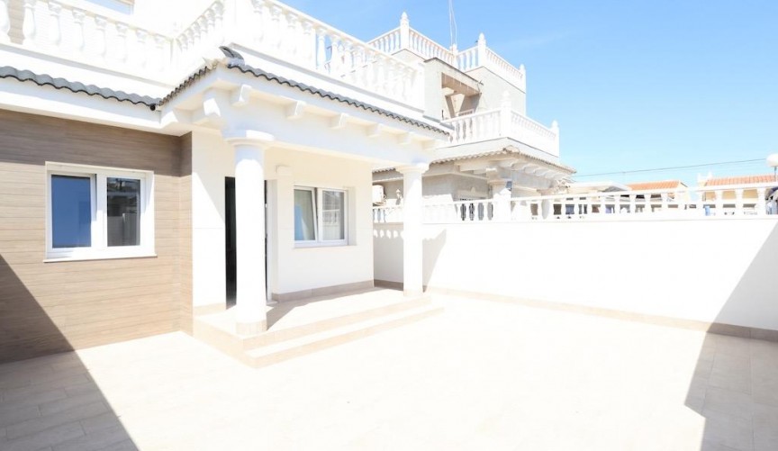 Återförsäljning - Town House -
Torrevieja - Costa Blanca