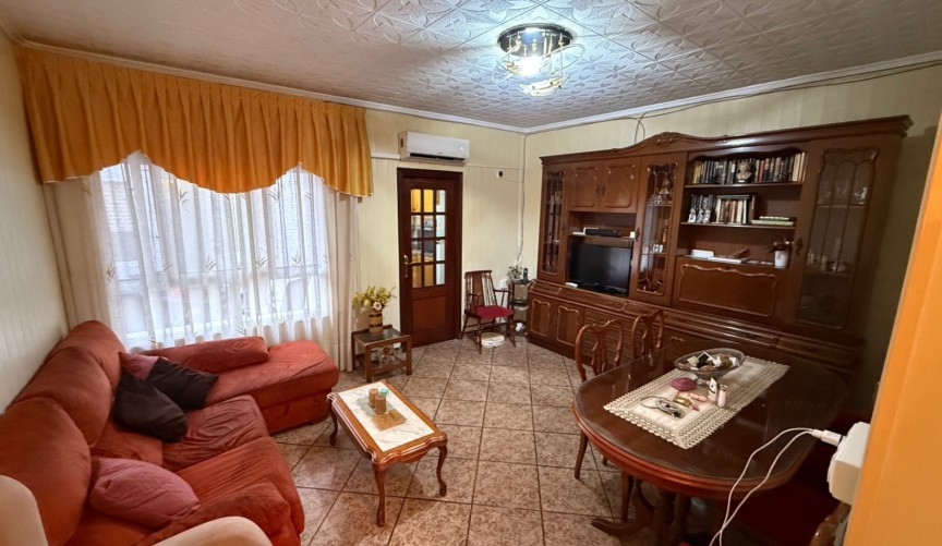 Återförsäljning - Town House -
Torrevieja - Costa Blanca