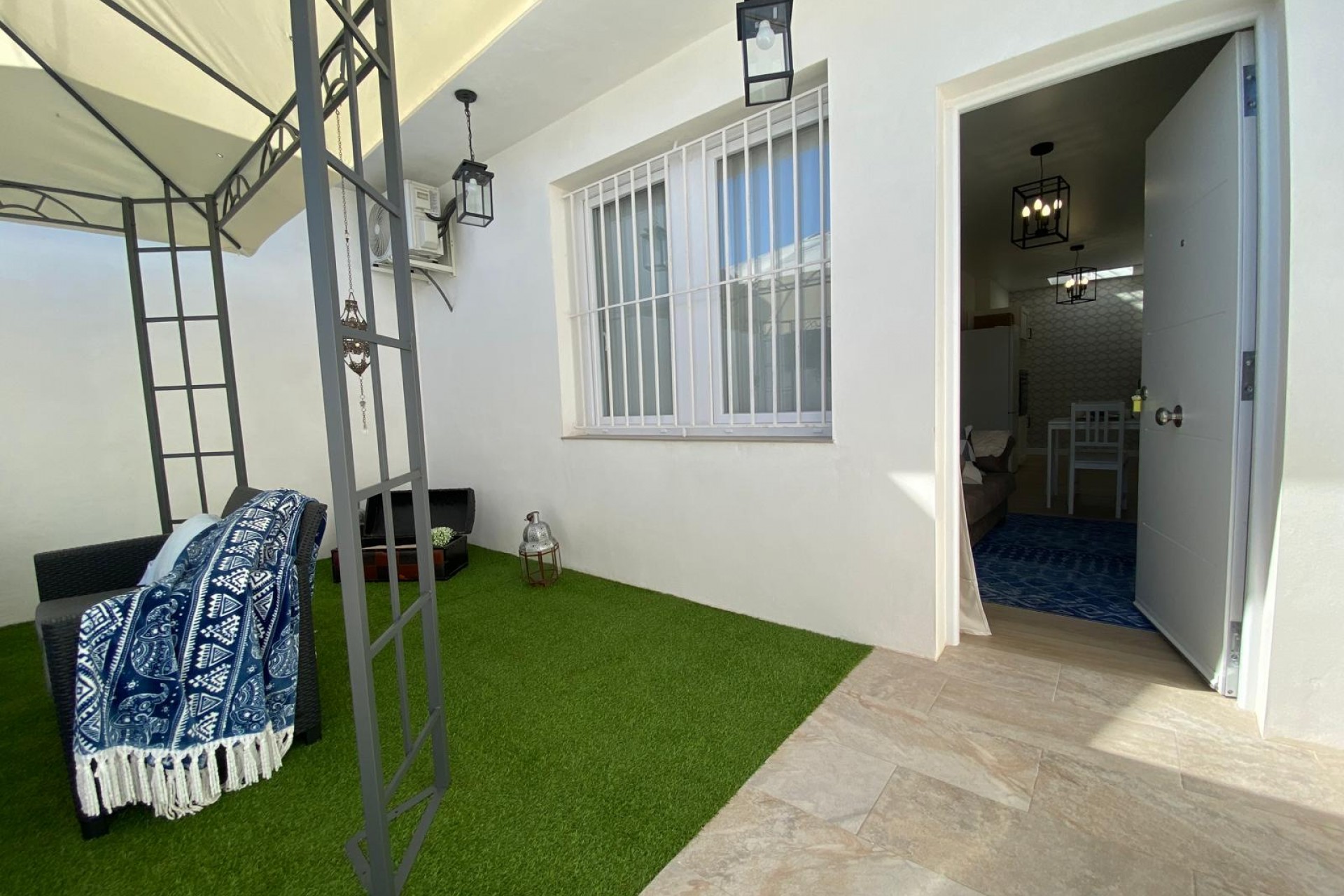 Återförsäljning - Town House -
Torrevieja - Costa Blanca
