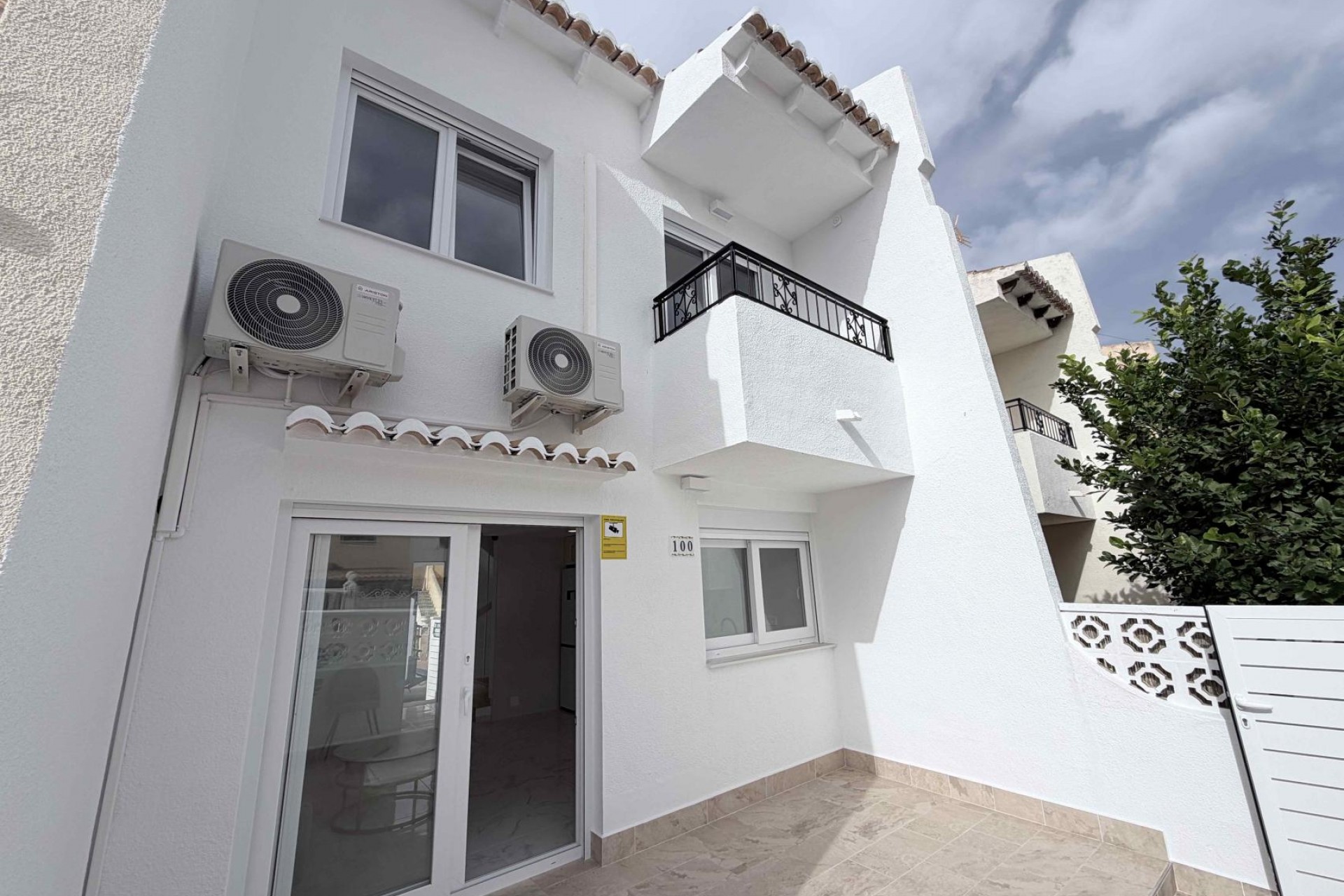 Återförsäljning - Town House -
Torrevieja - Costa Blanca