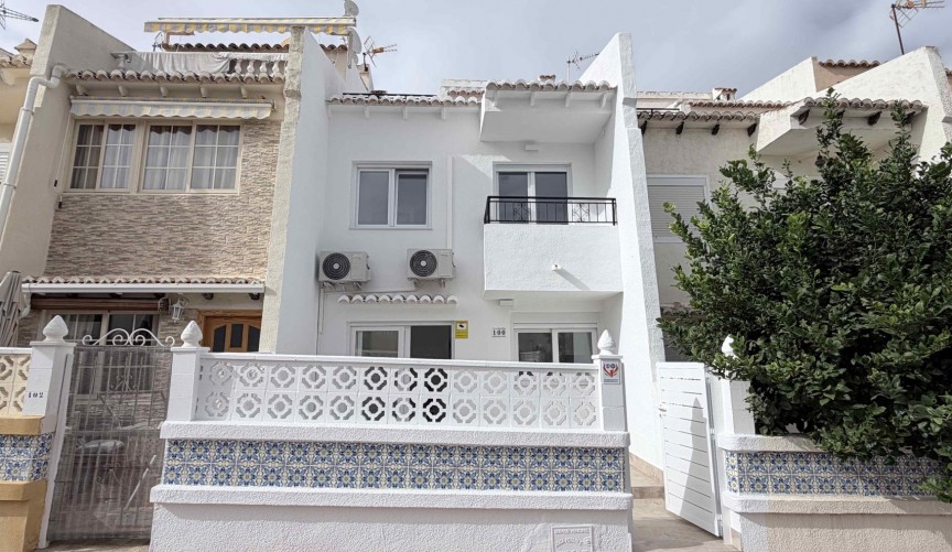 Återförsäljning - Town House -
Torrevieja - Costa Blanca