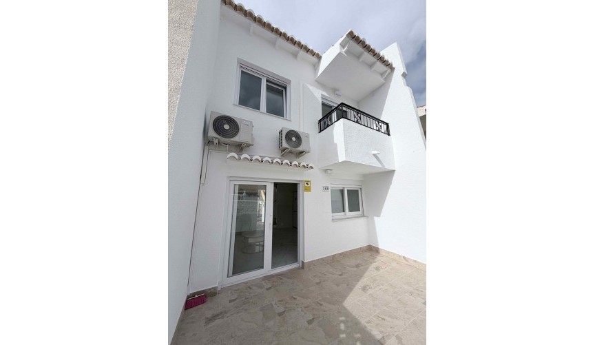 Återförsäljning - Town House -
Torrevieja - Costa Blanca