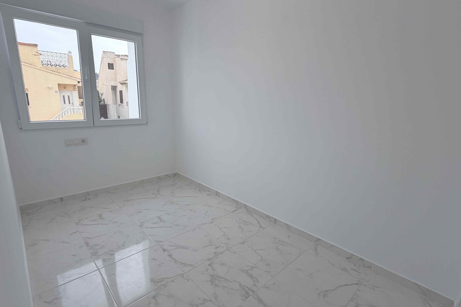 Återförsäljning - Town House -
Torrevieja - Costa Blanca