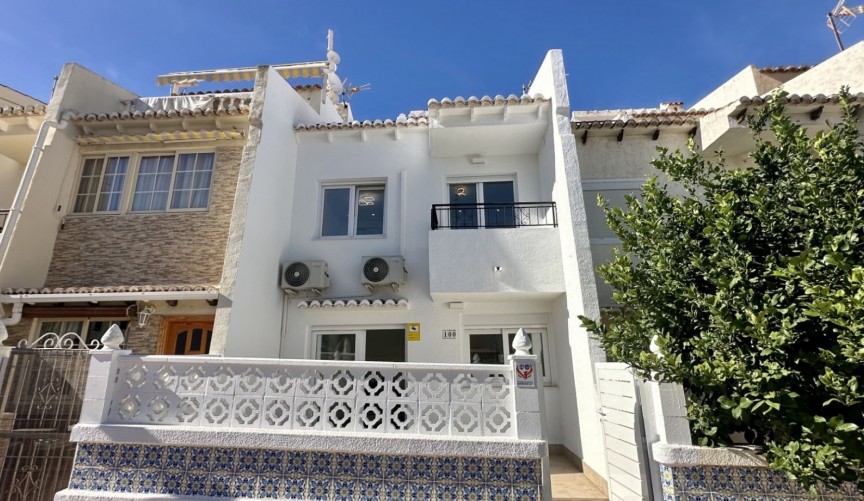 Återförsäljning - Town House -
Torrevieja - Costa Blanca