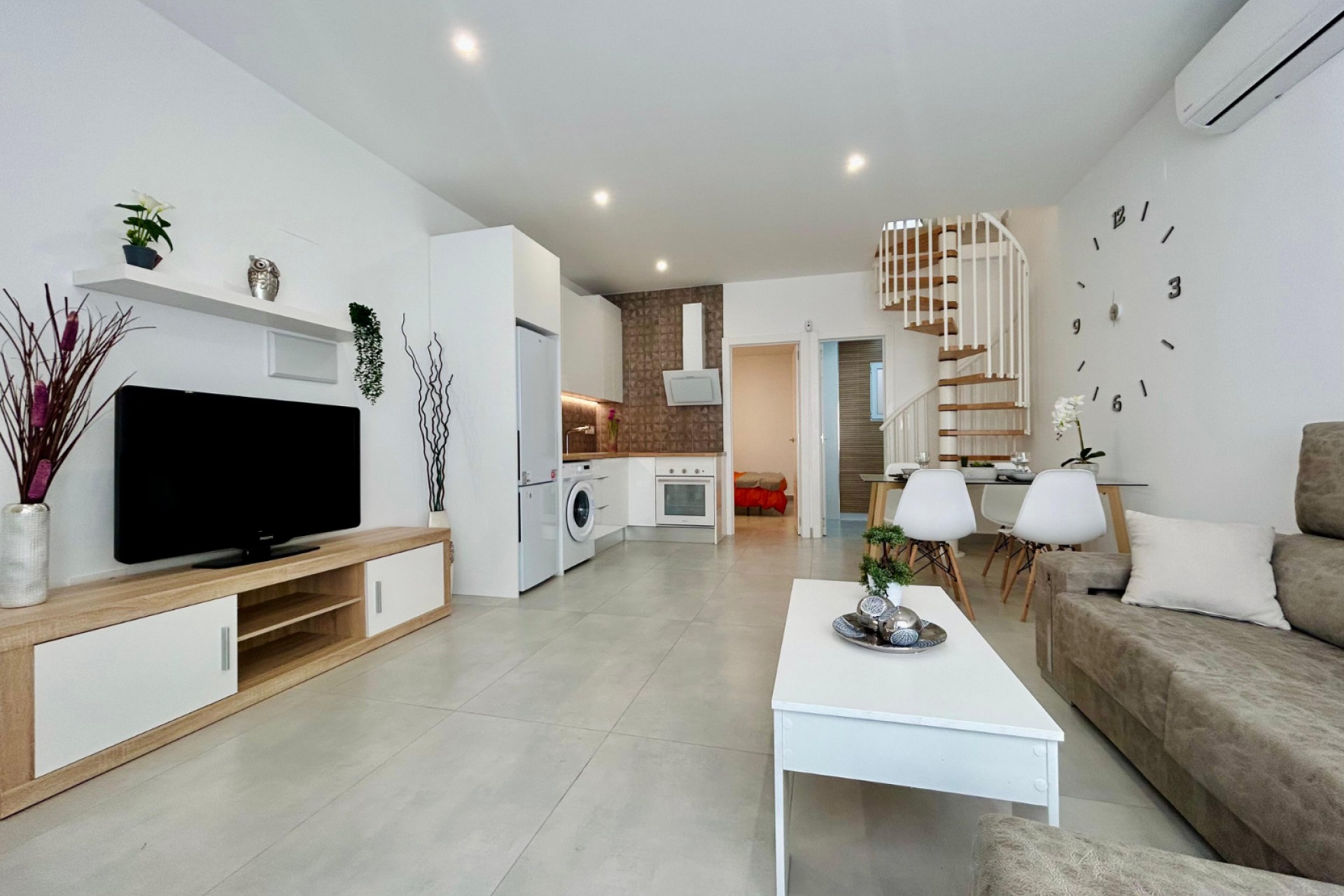 Återförsäljning - Town House -
Torrevieja - Costa Blanca