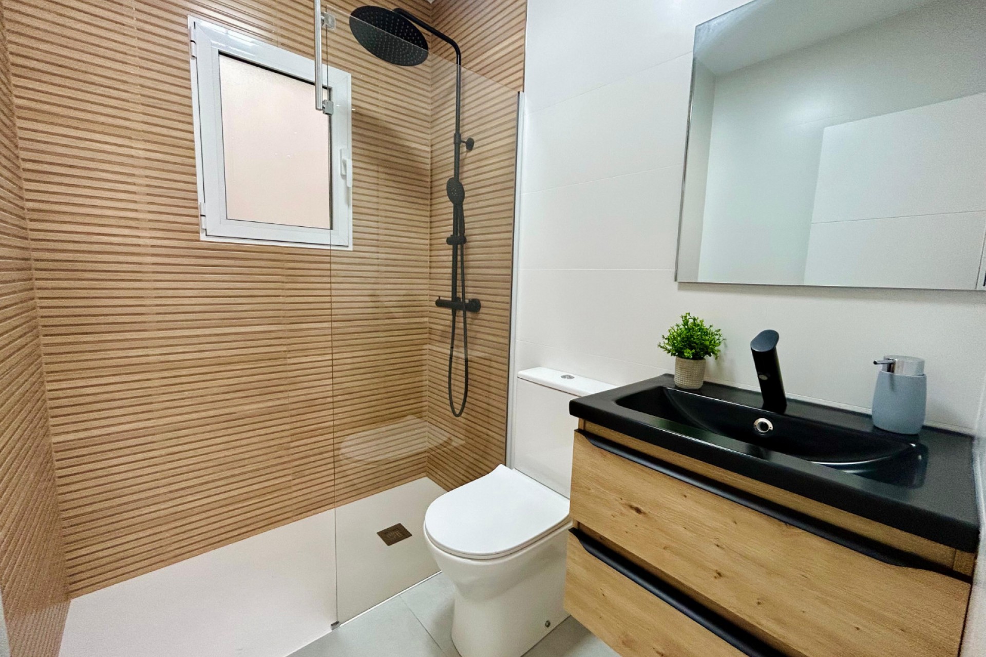 Återförsäljning - Town House -
Torrevieja - Costa Blanca