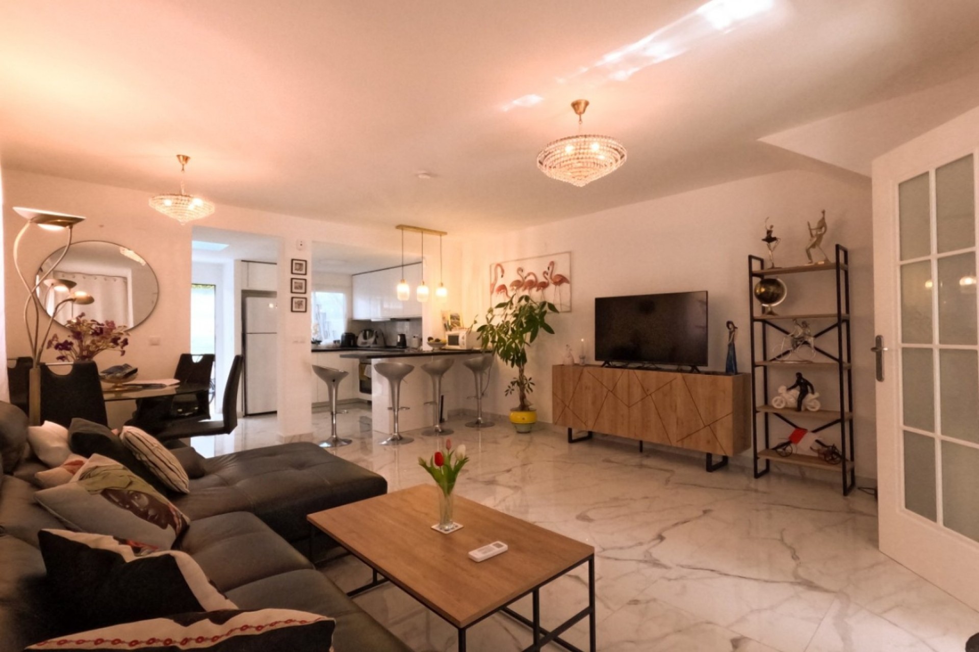 Återförsäljning - Town House -
Torrevieja - Costa Blanca