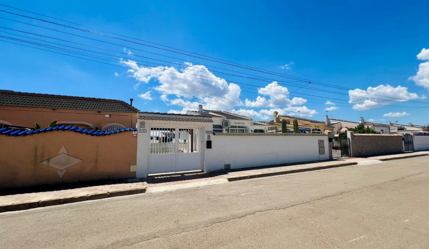 Återförsäljning - Town House -
Torrevieja - Costa Blanca