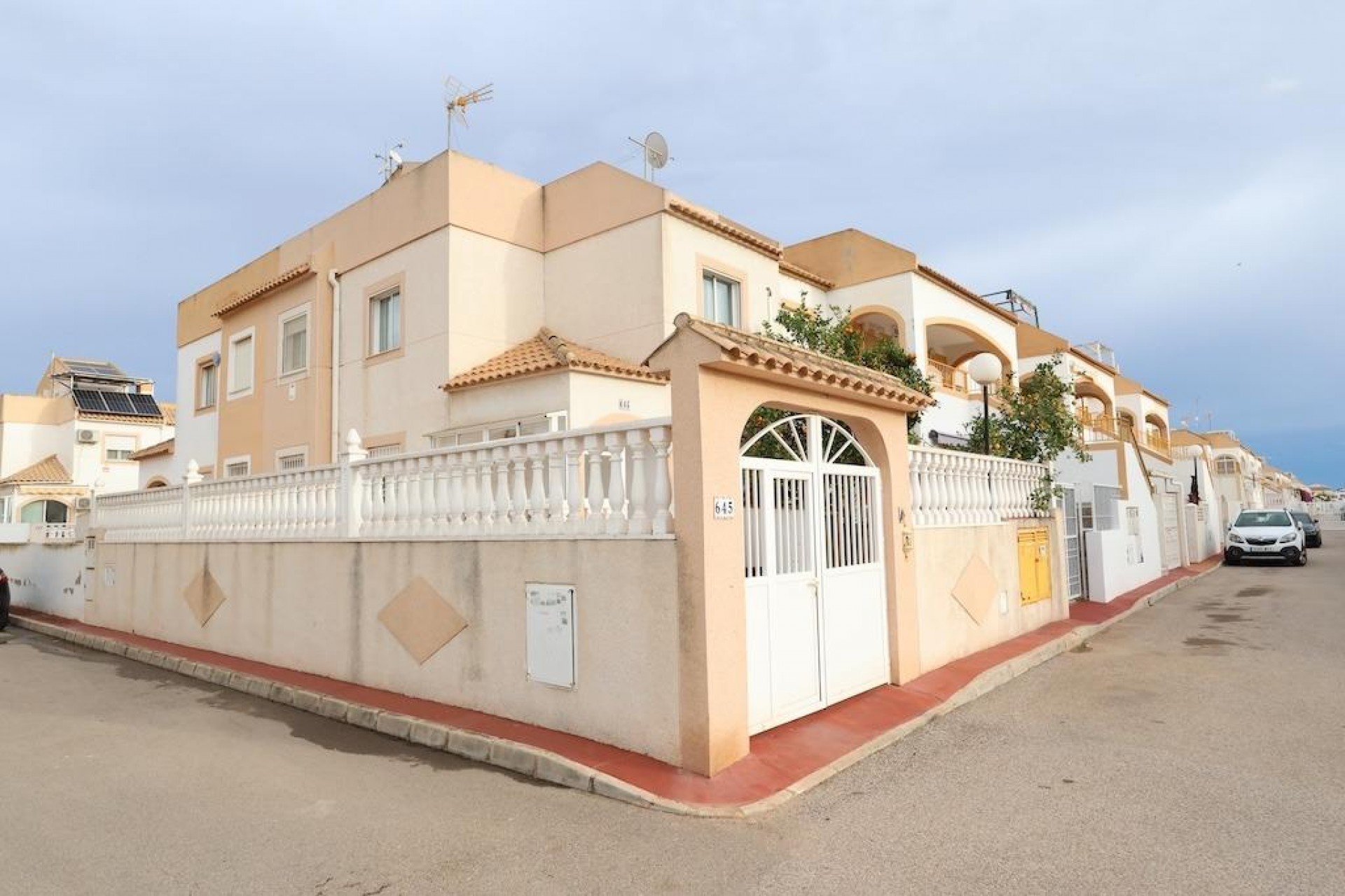 Återförsäljning - Town House -
Torrevieja - Costa Blanca