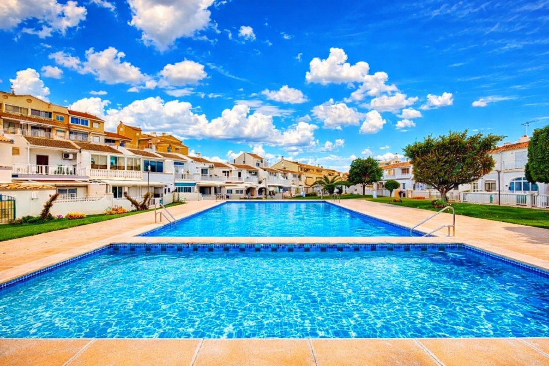 Återförsäljning - Town House -
Torrevieja - Costa Blanca