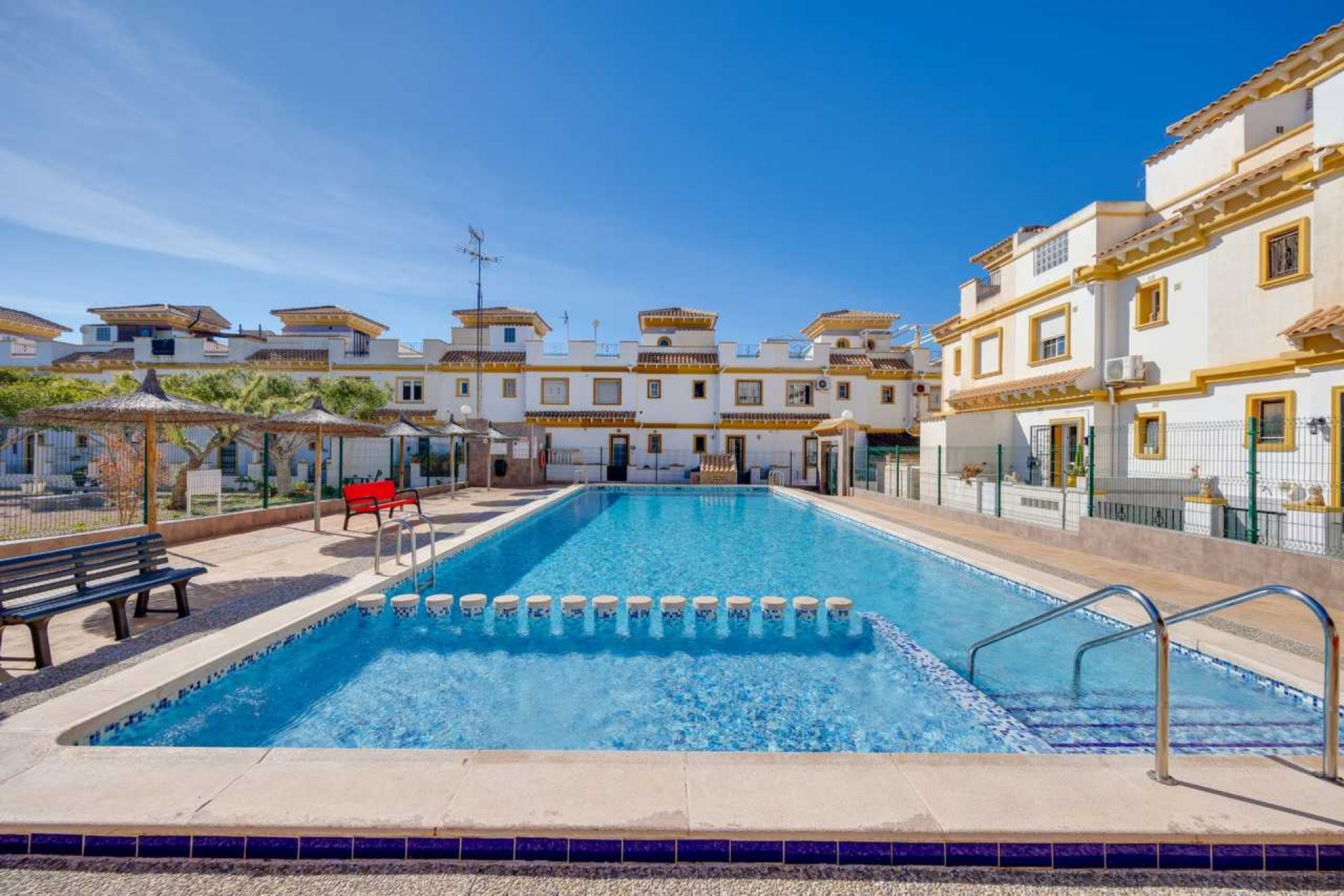 Återförsäljning - Town House -
Torrevieja - Costa Blanca