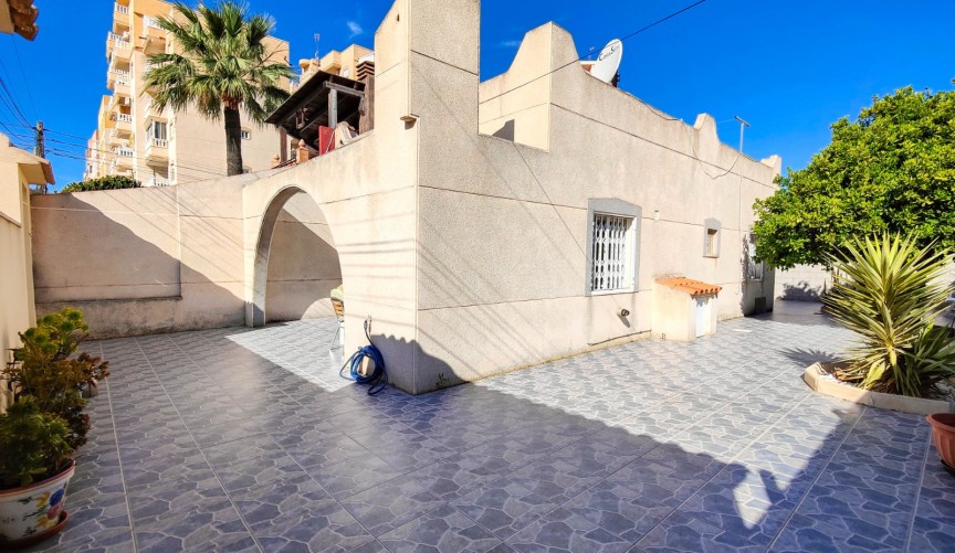 Återförsäljning - Town House -
Torrevieja - Costa Blanca