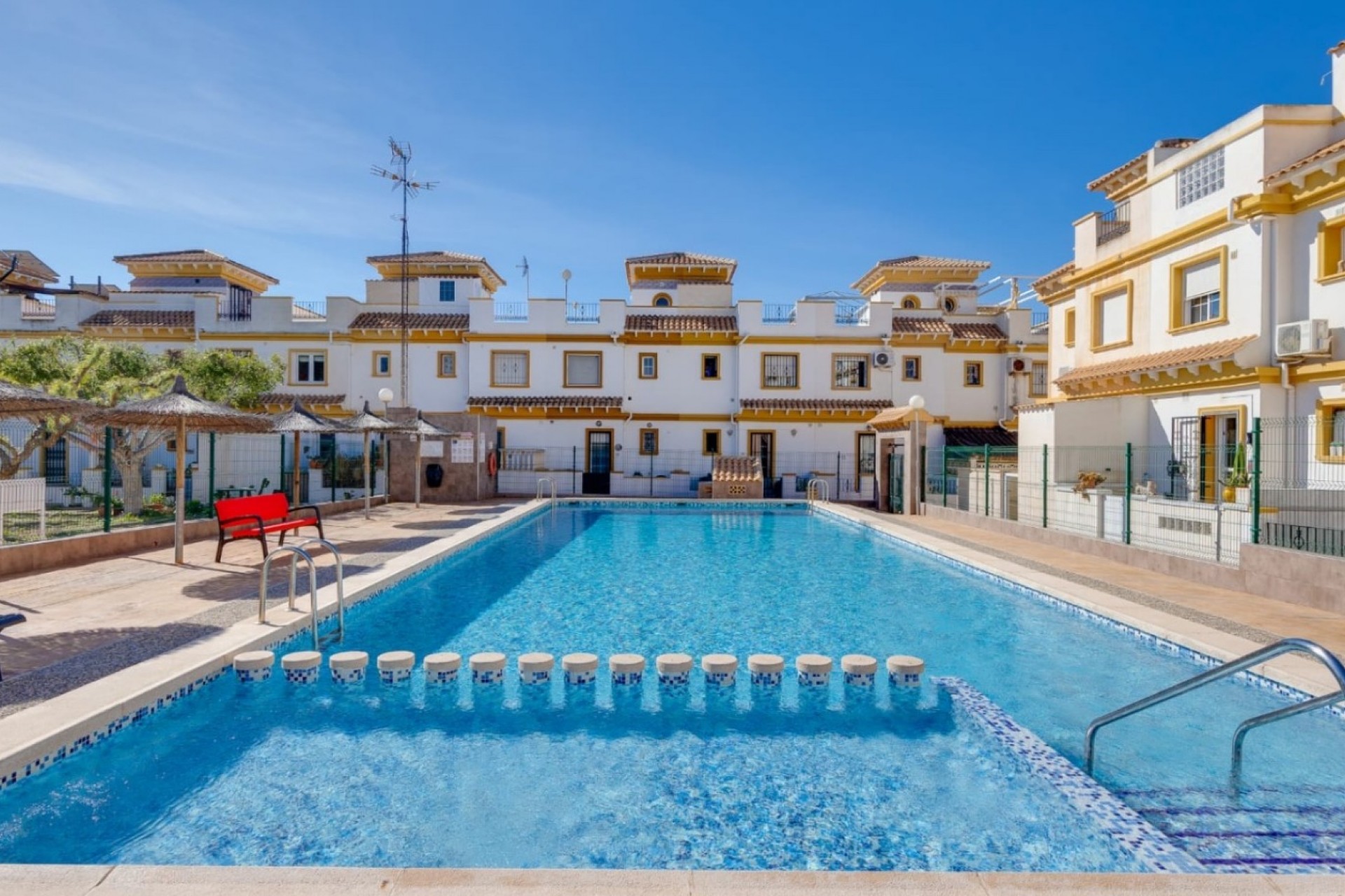 Återförsäljning - Town House -
Torrevieja - Costa Blanca