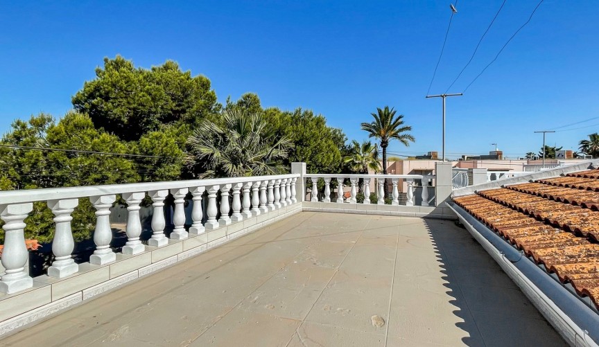Återförsäljning - Town House -
Torrevieja - Costa Blanca