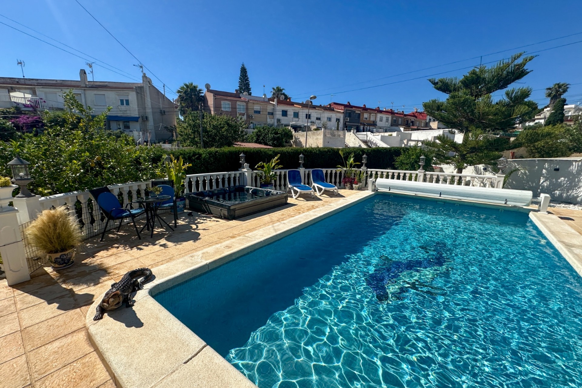 Återförsäljning - Town House -
Torrevieja - Costa Blanca