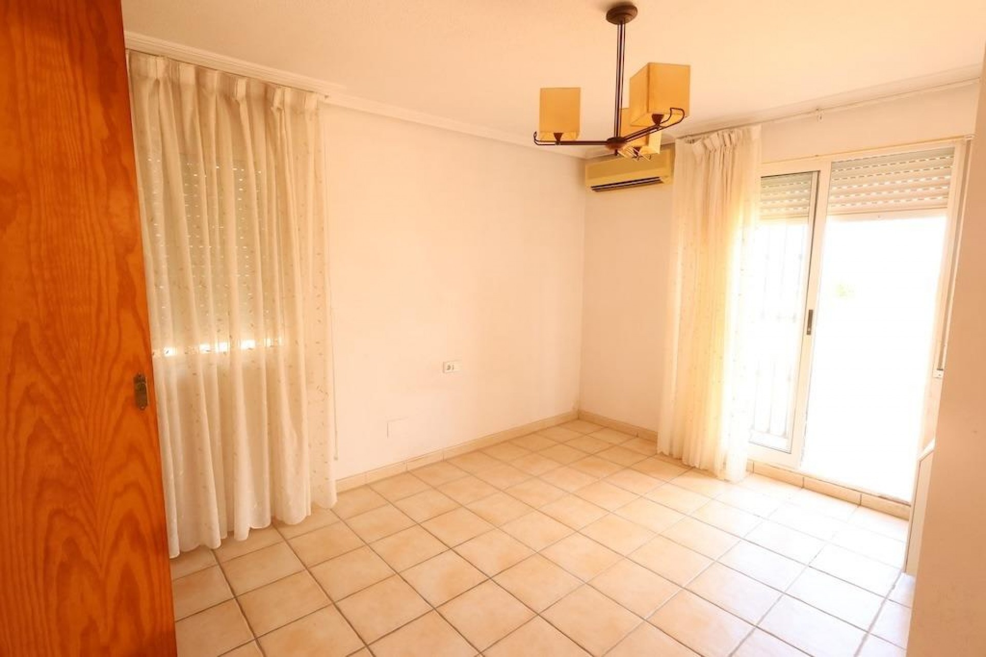 Återförsäljning - Town House -
Torrevieja - Costa Blanca