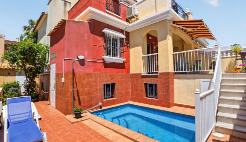 Återförsäljning - Town House -
Torrevieja - Costa Blanca