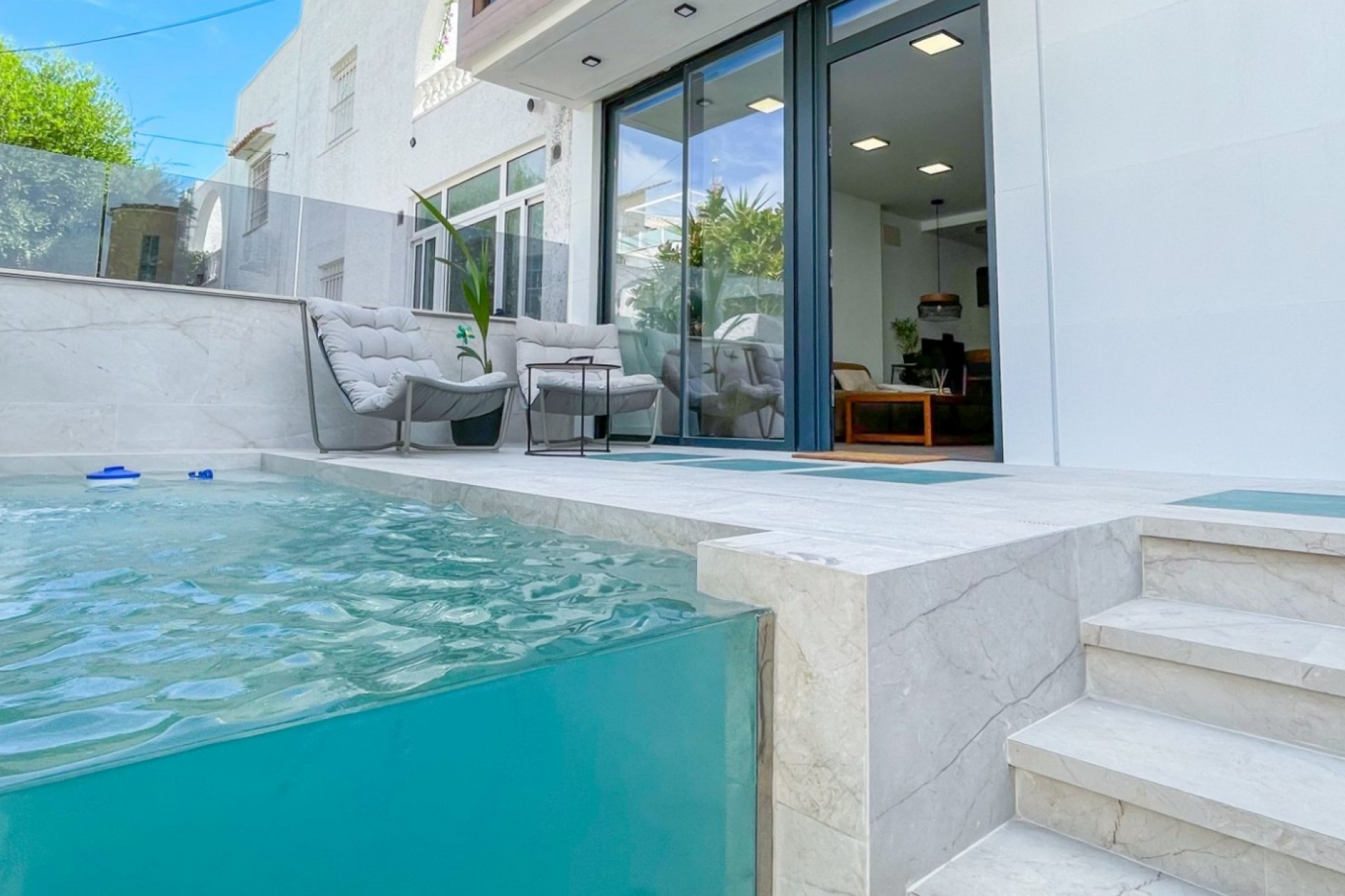Återförsäljning - Town House -
Torrevieja - Costa Blanca
