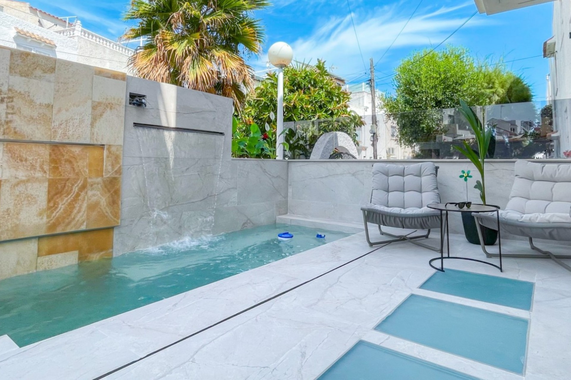 Återförsäljning - Town House -
Torrevieja - Costa Blanca