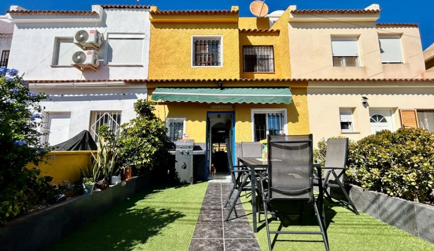 Återförsäljning - Town House -
Torrevieja - Costa Blanca