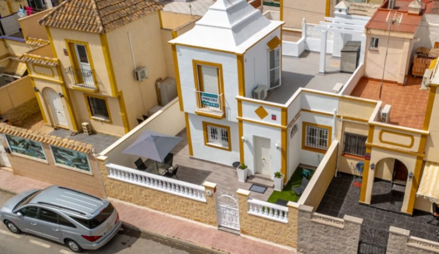 Återförsäljning - Town House -
Torrevieja - Costa Blanca