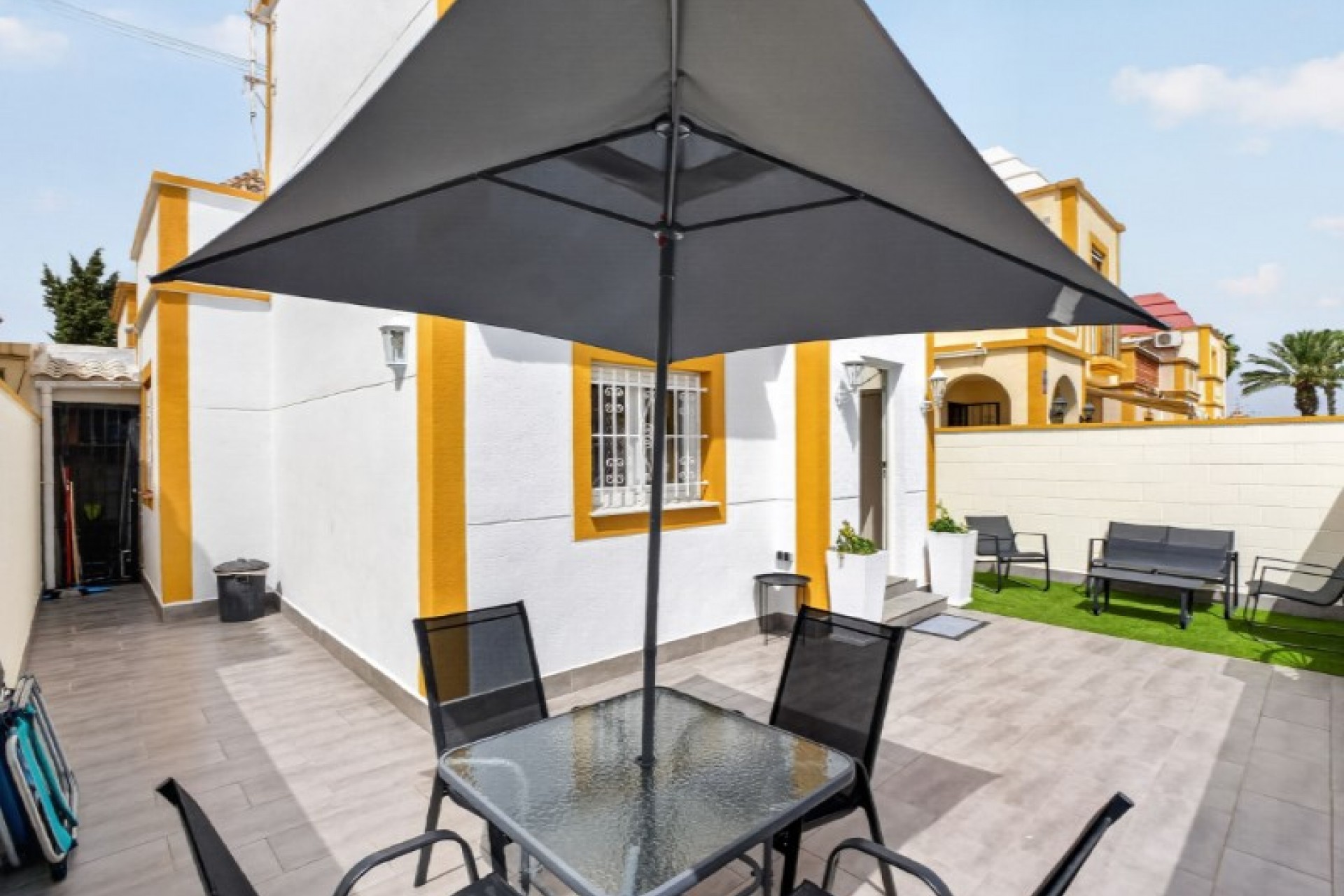 Återförsäljning - Town House -
Torrevieja - Costa Blanca
