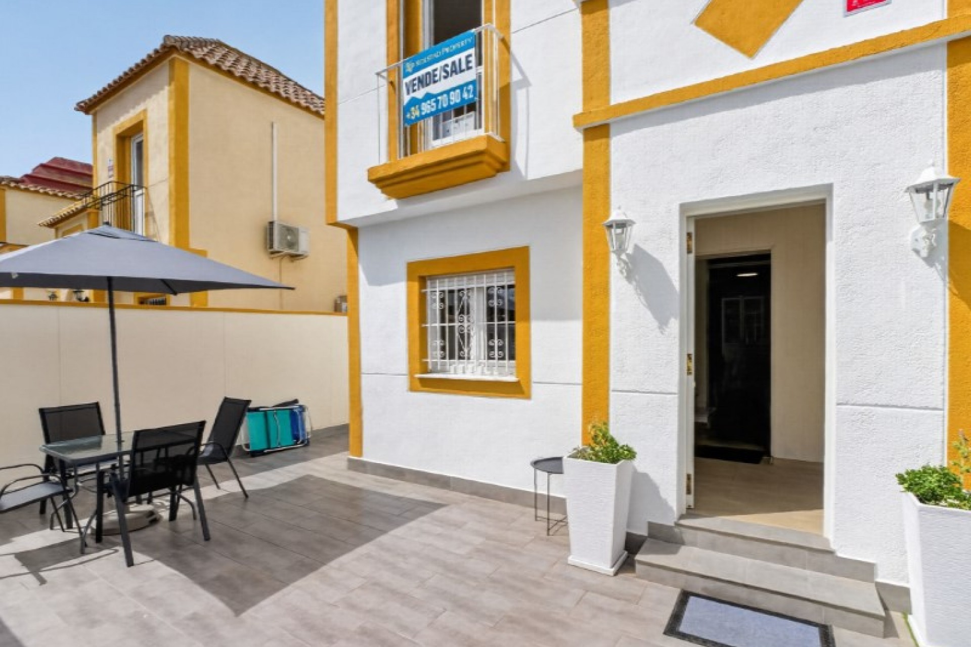 Återförsäljning - Town House -
Torrevieja - Costa Blanca