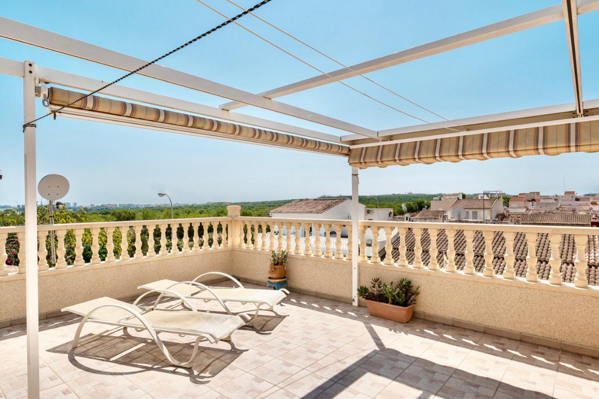 Återförsäljning - Town House -
Torrevieja - Costa Blanca