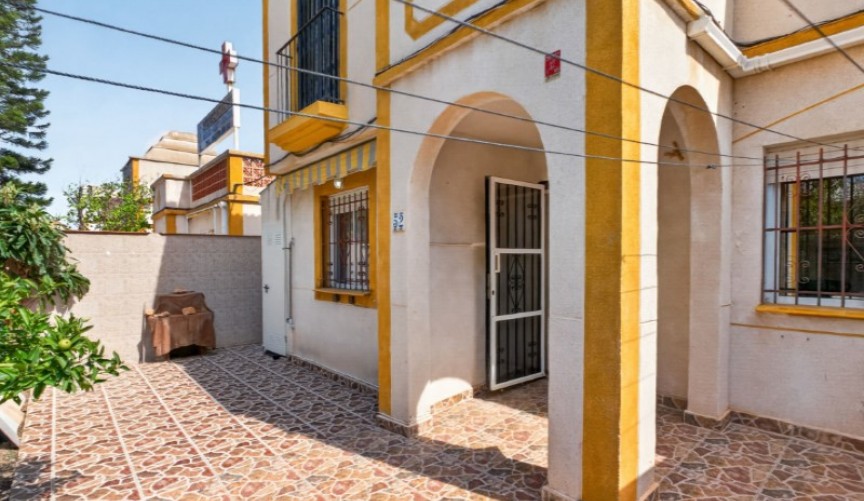 Återförsäljning - Town House -
Torrevieja - Costa Blanca