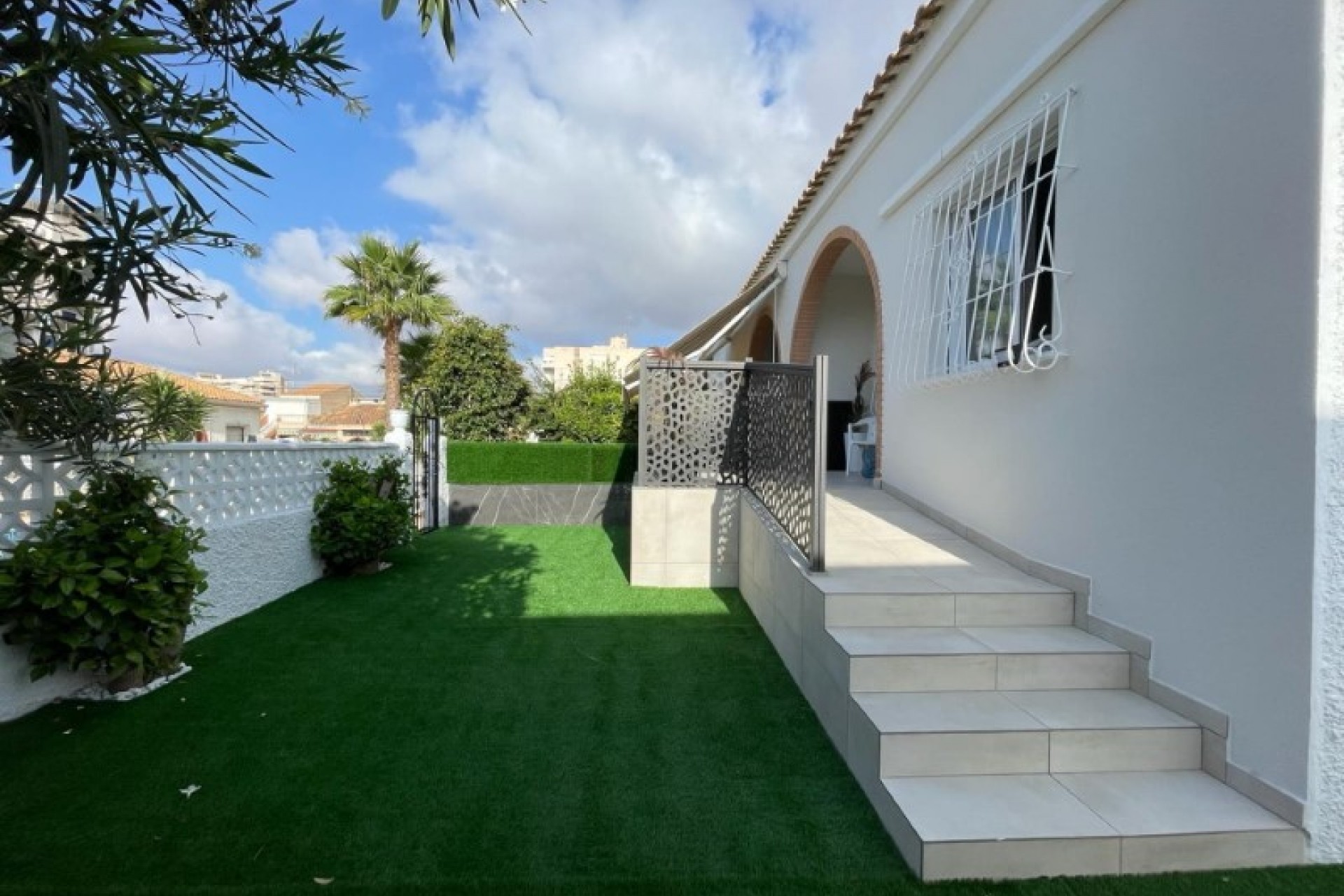 Återförsäljning - Town House -
Torrevieja - Costa Blanca