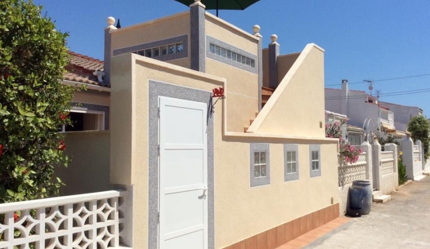 Återförsäljning - Town House -
Torrevieja - El Limonar