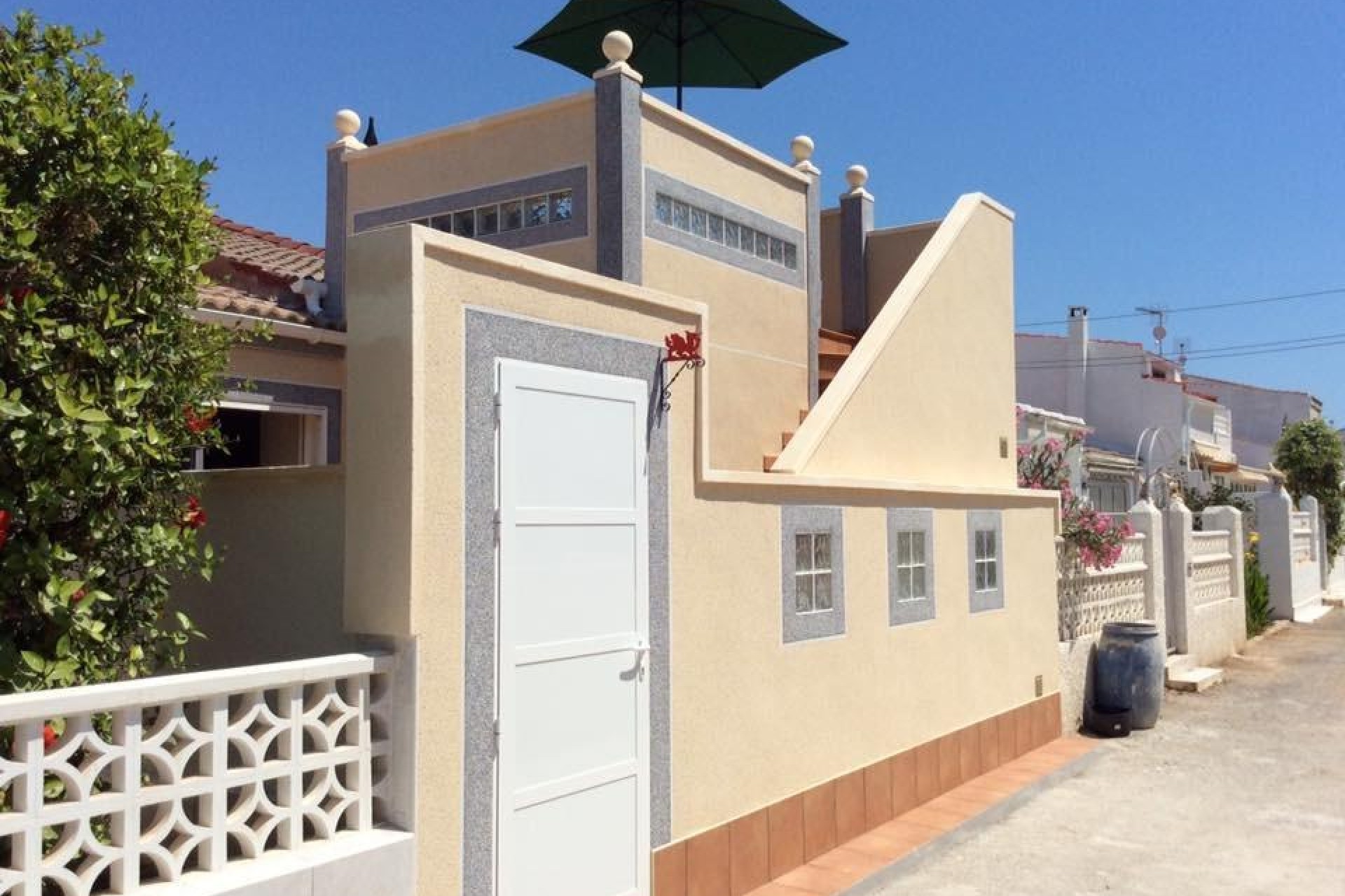 Återförsäljning - Town House -
Torrevieja - El Limonar