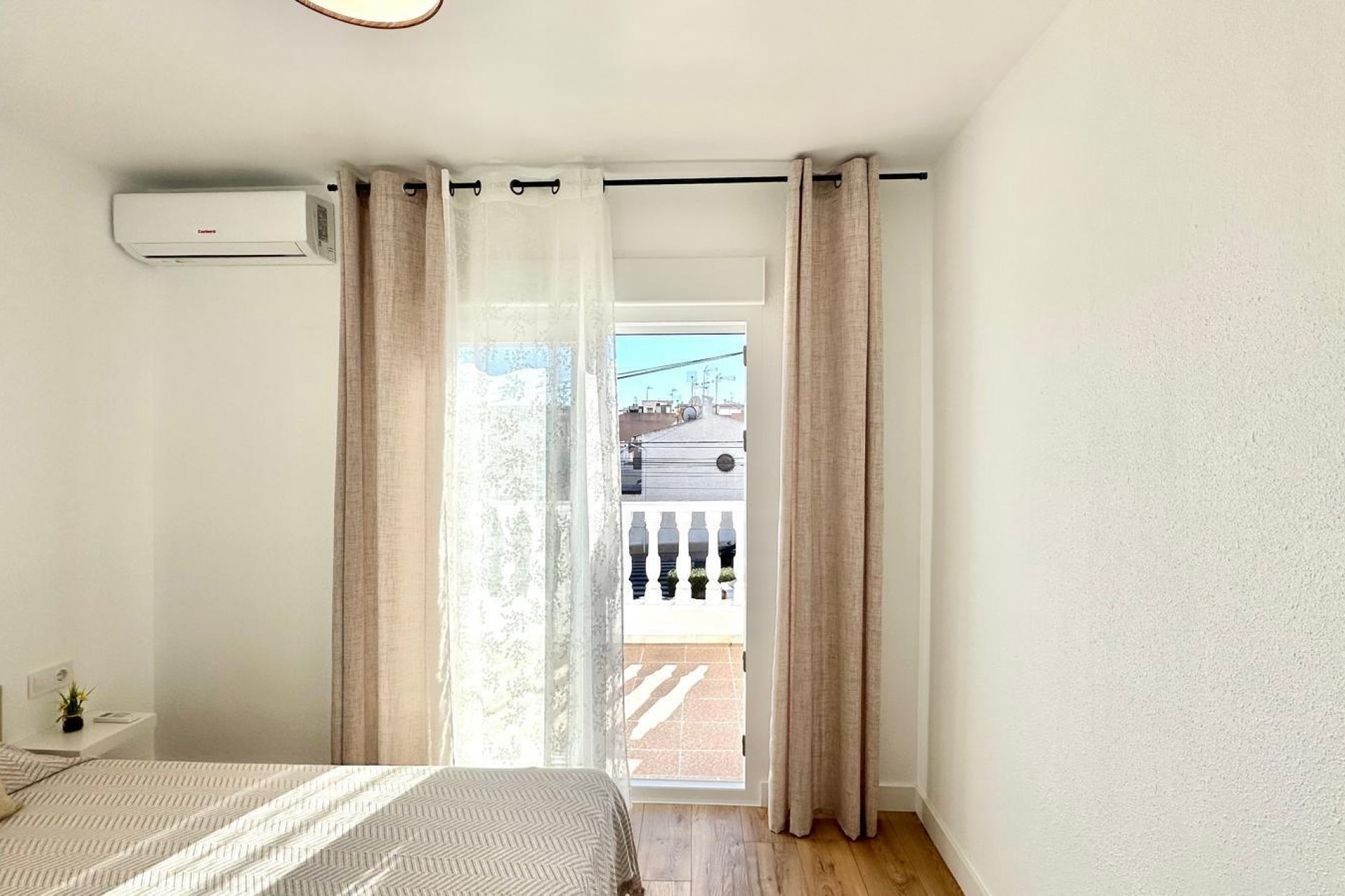 Återförsäljning - Town House -
Torrevieja - Estacion De Autobuses