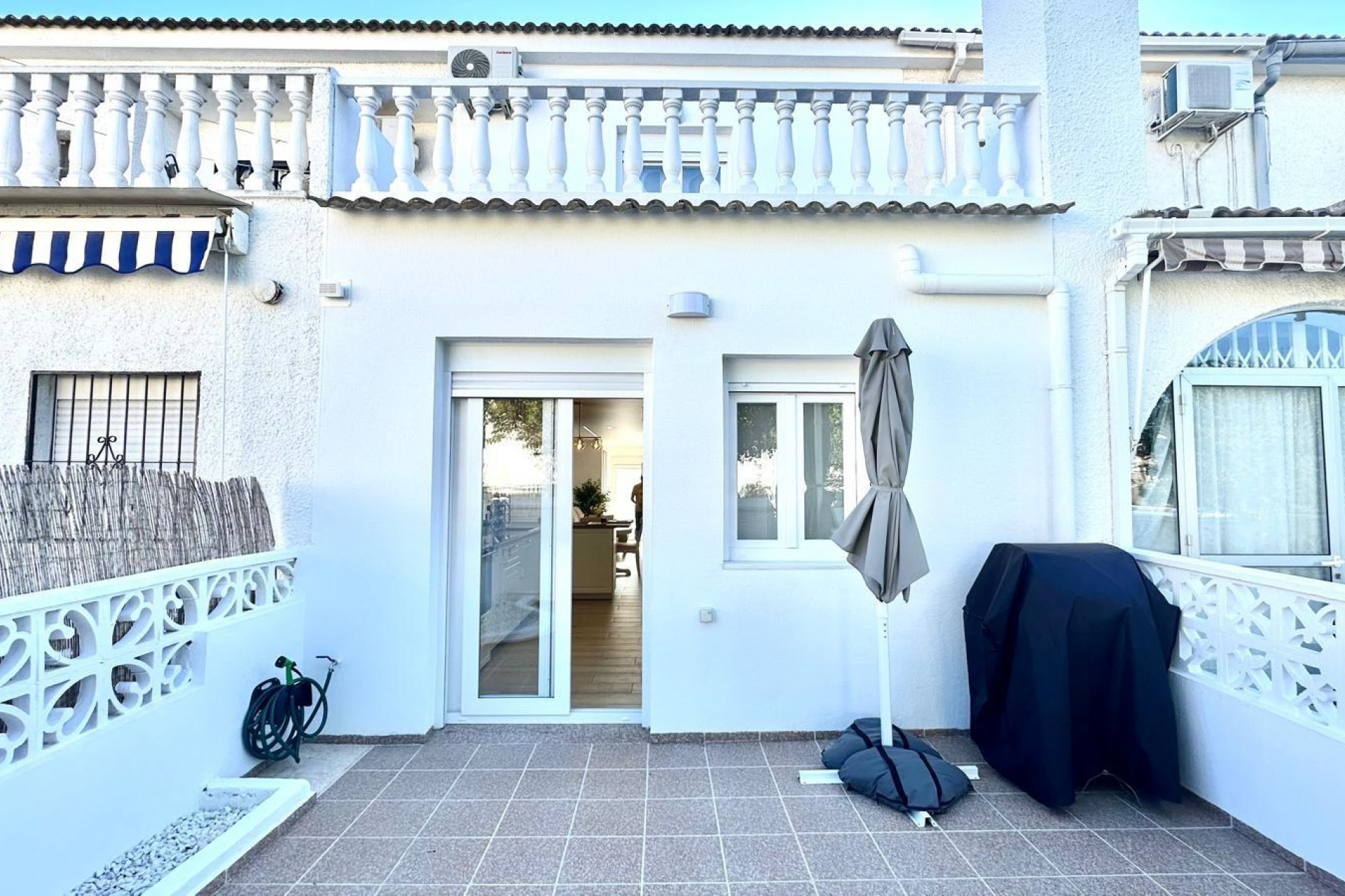 Återförsäljning - Town House -
Torrevieja - Estacion De Autobuses