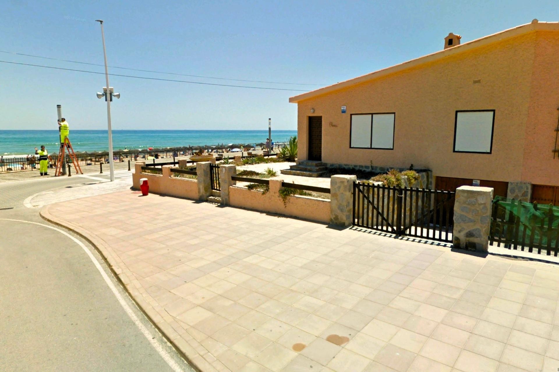 Återförsäljning - Town House -
Torrevieja - La Mata