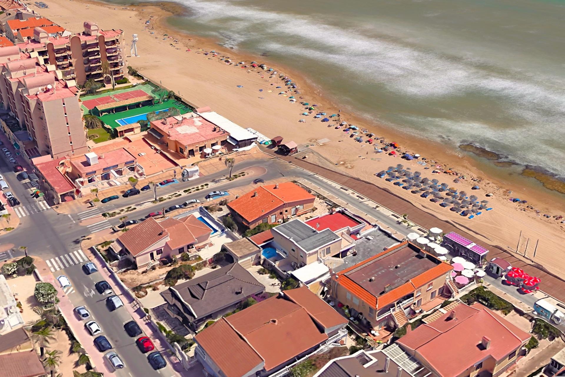 Återförsäljning - Town House -
Torrevieja - La Mata