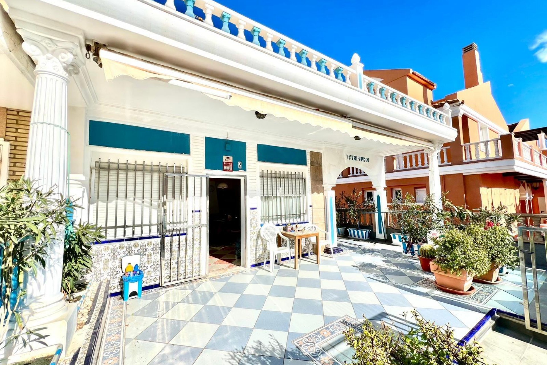 Återförsäljning - Town House -
Torrevieja - La Mata
