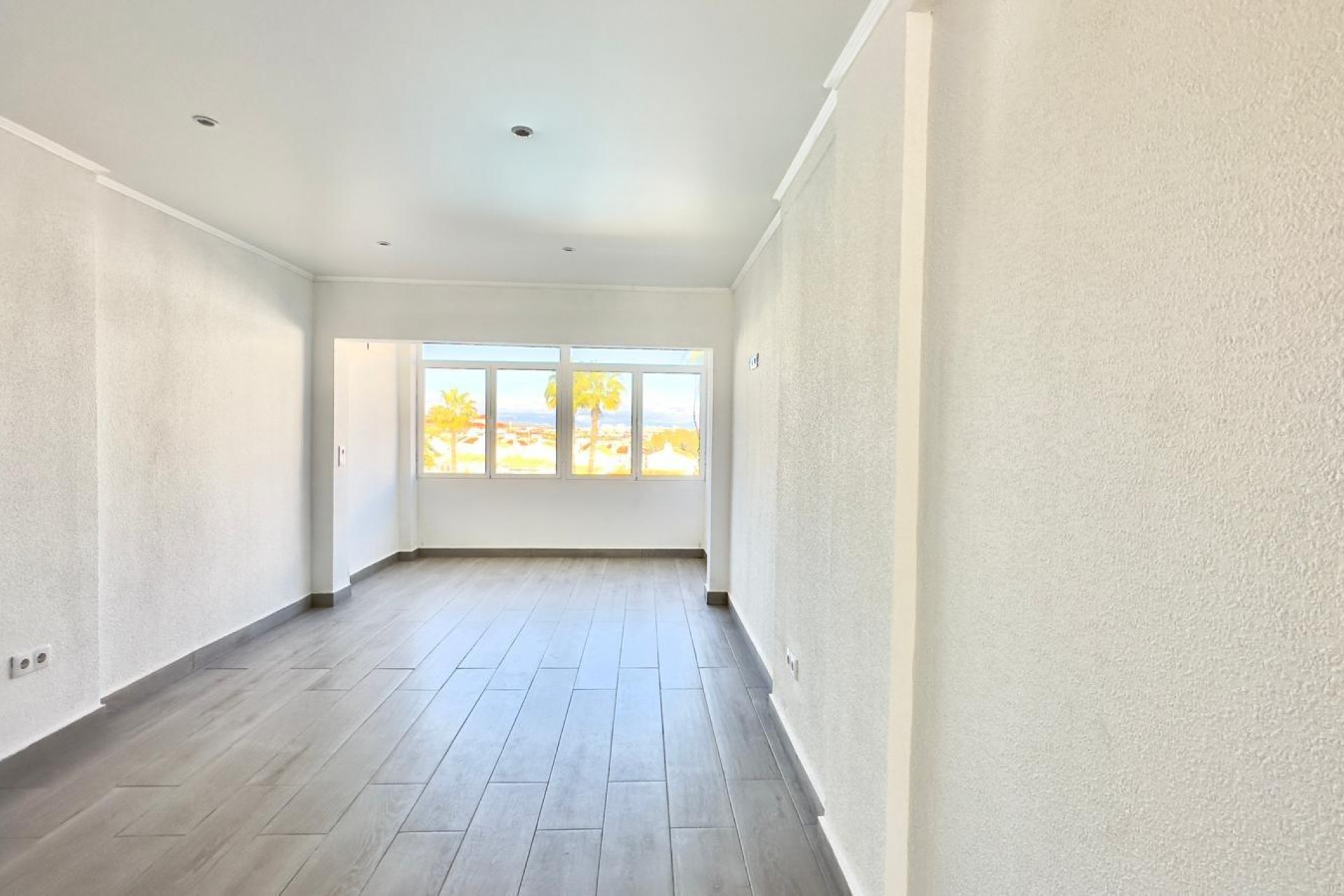 Återförsäljning - Town House -
Torrevieja - La Mata