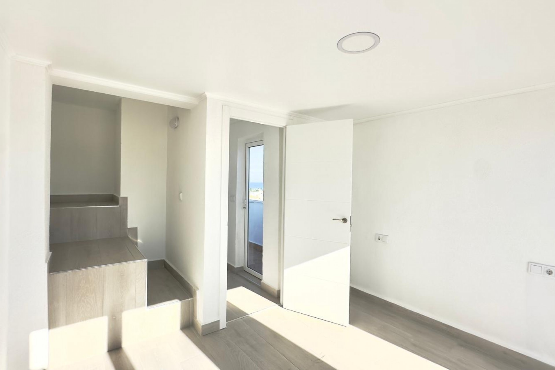 Återförsäljning - Town House -
Torrevieja - La Mata