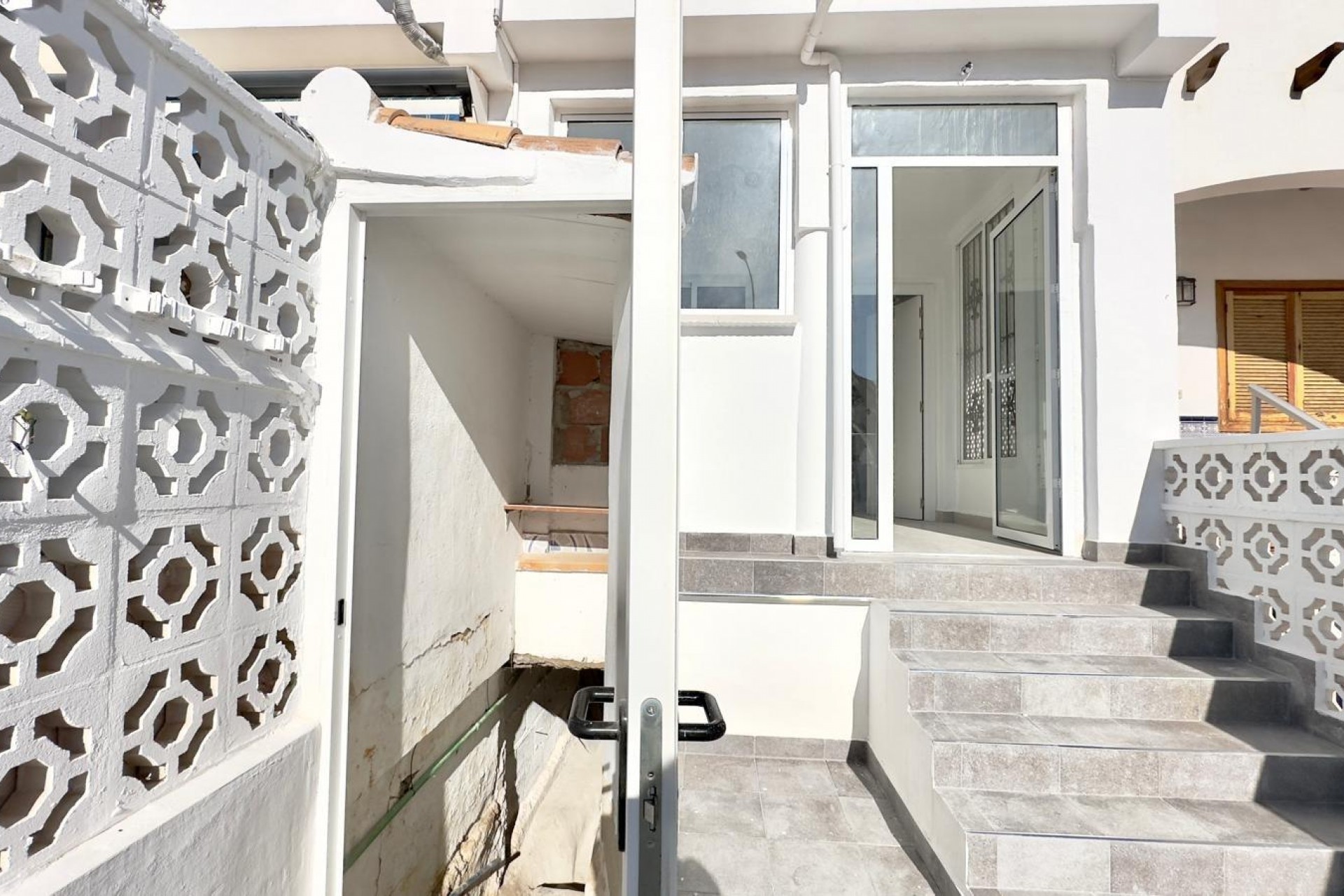 Återförsäljning - Town House -
Torrevieja - La Mata