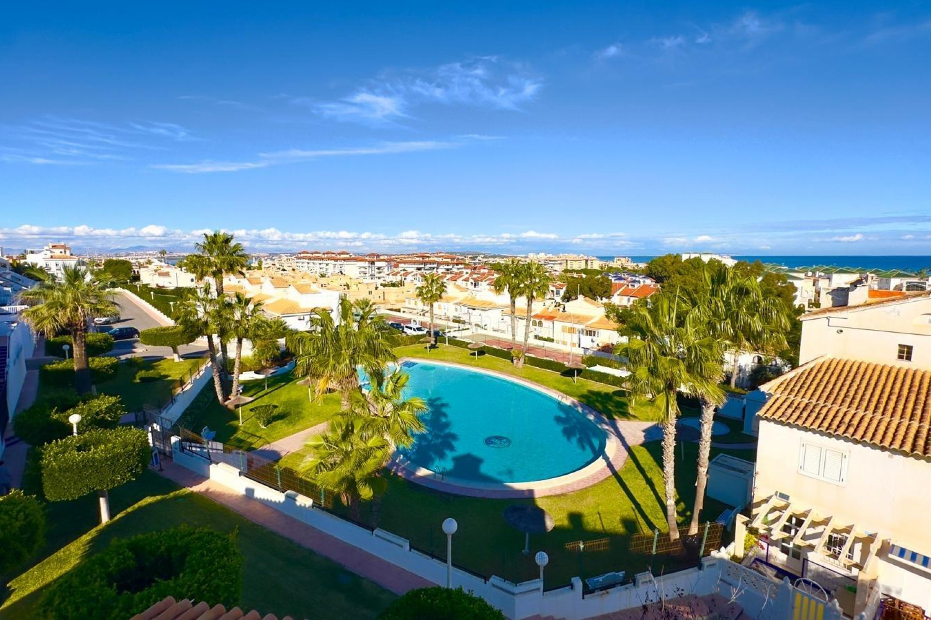 Återförsäljning - Town House -
Torrevieja - La Mata